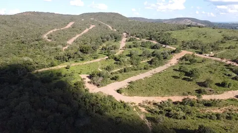 Terreno em aclive: casa e piscina no Lago Corumbá IV