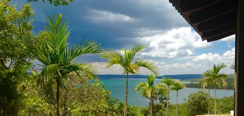 Casa de campo no cerrado: projeto para o Lago Corumbá