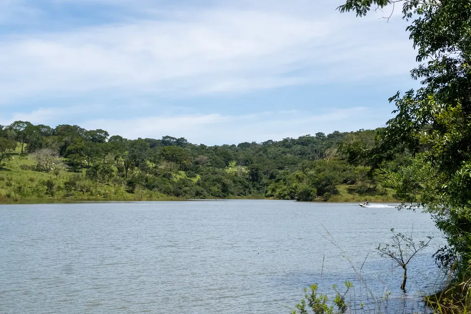 Quanto custa um lote no Lago Corumbá 4?