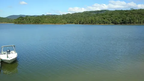 Lancha para casa de lago: tamanho, valor e custo anual